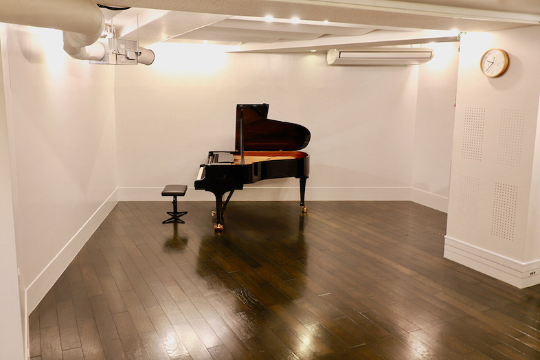 新宿のピアノあるスタジオ
